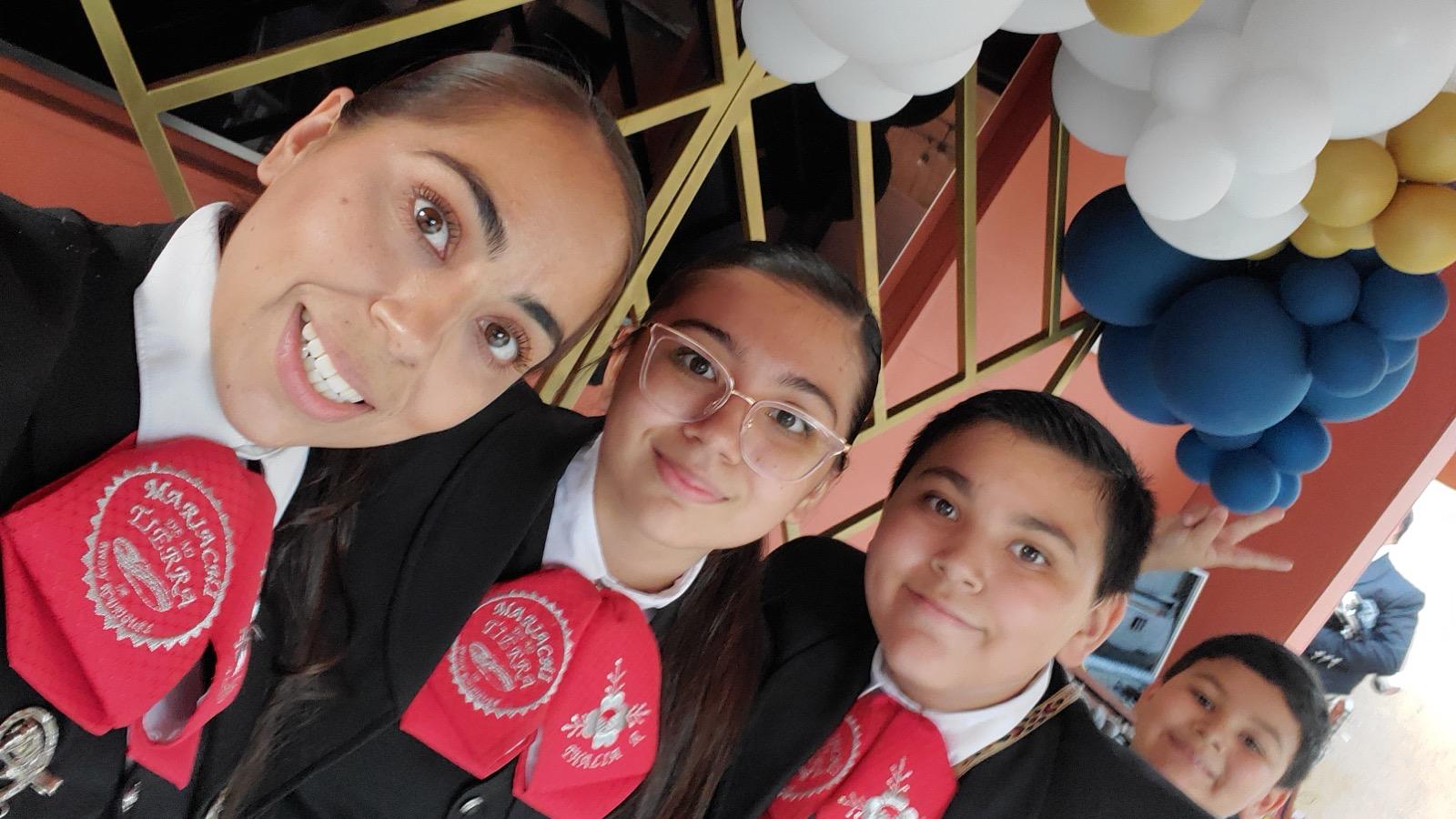 Mariachi de mi Tierra — grupo completo